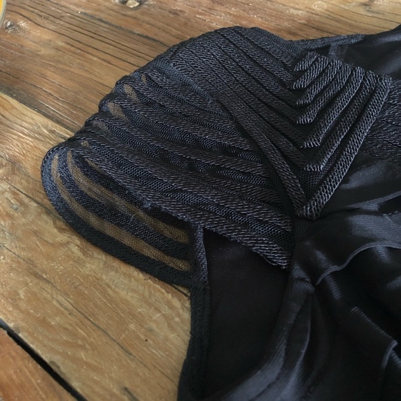 Black Body Con Dress - Picture 4 of 7